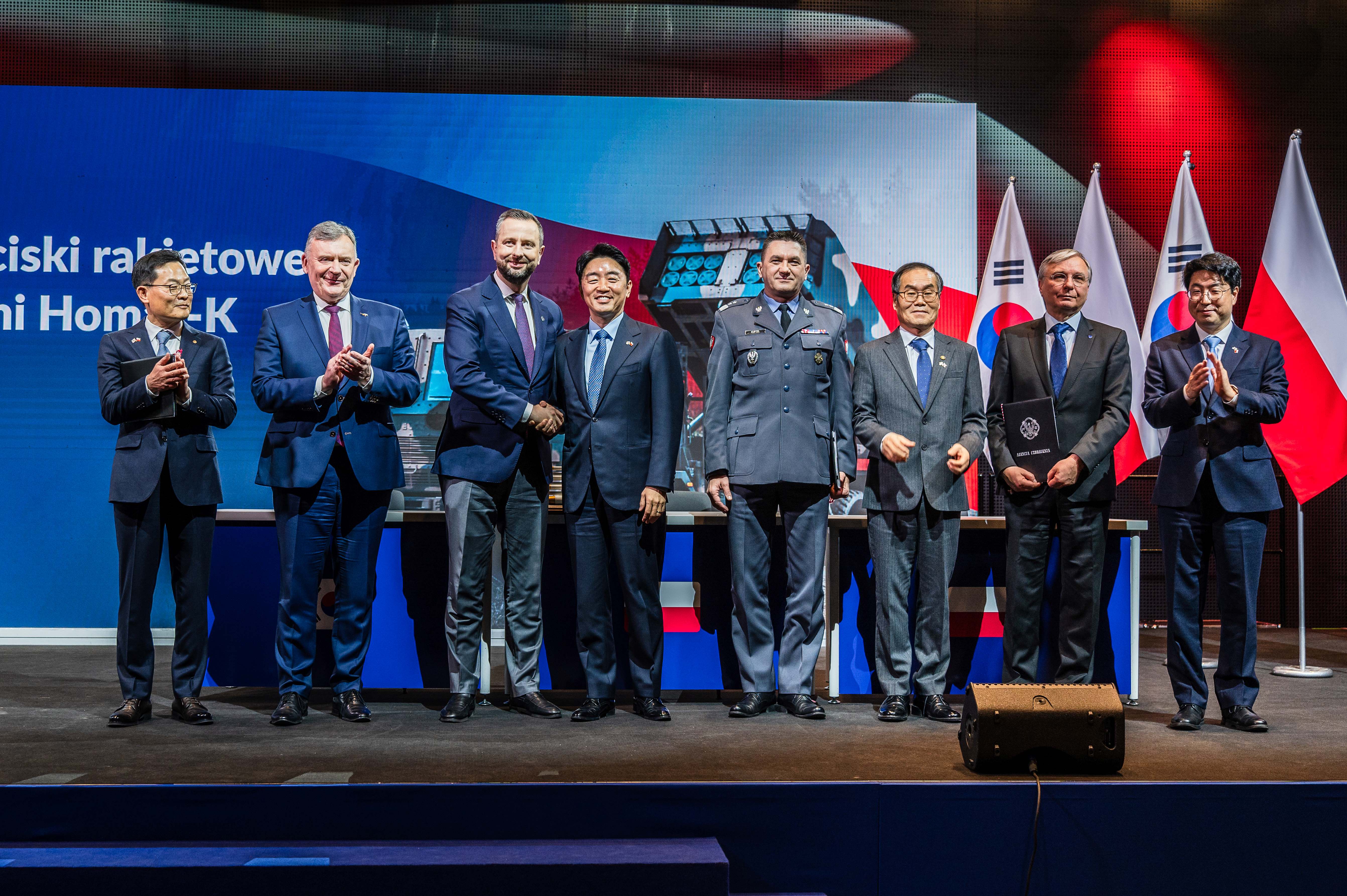 폴란드에 5.6조 천무 유도미사일 공급⋯ 대통령 특사 외교의 성과
